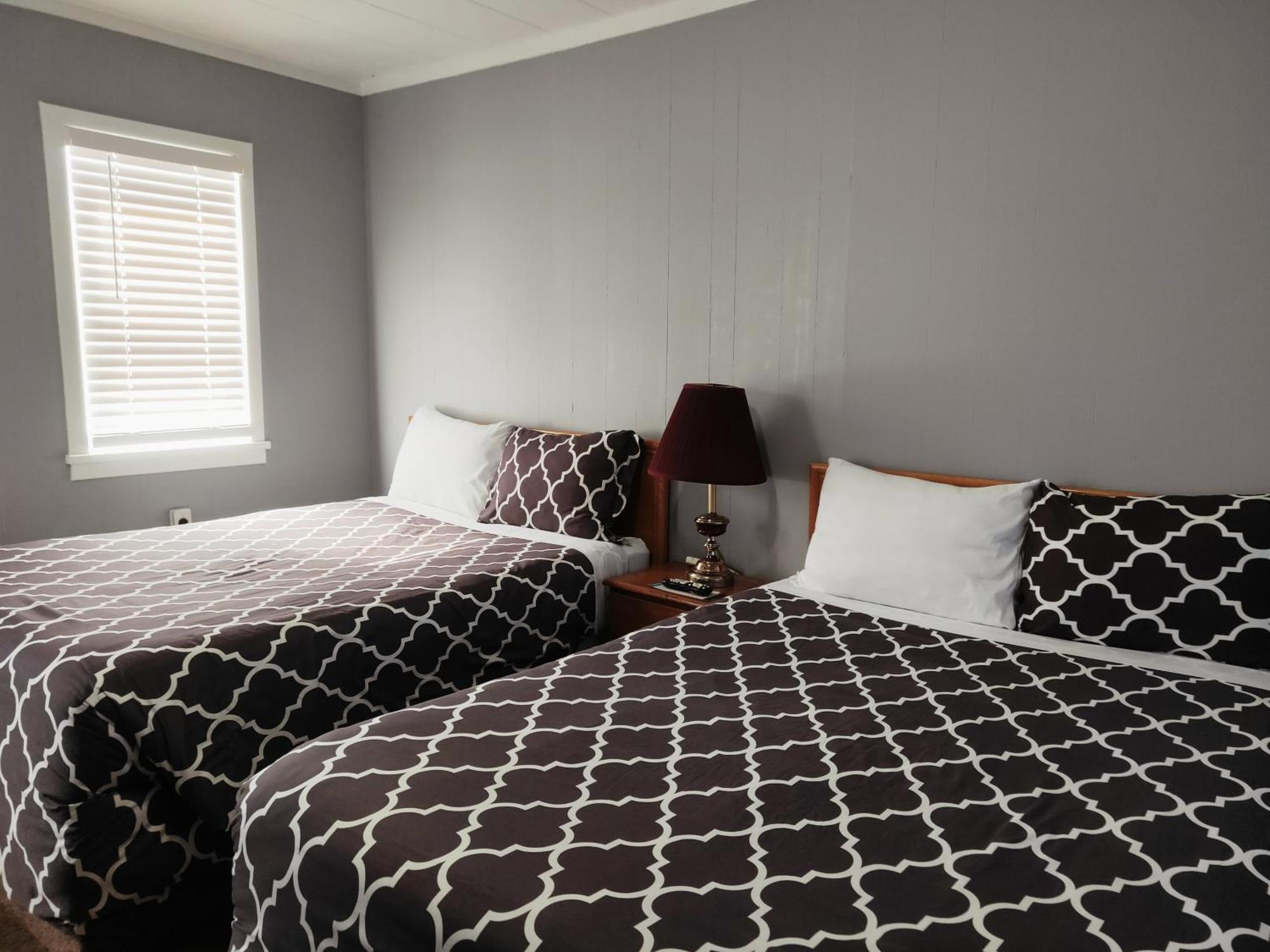 Melsask Motel Melville Экстерьер фото