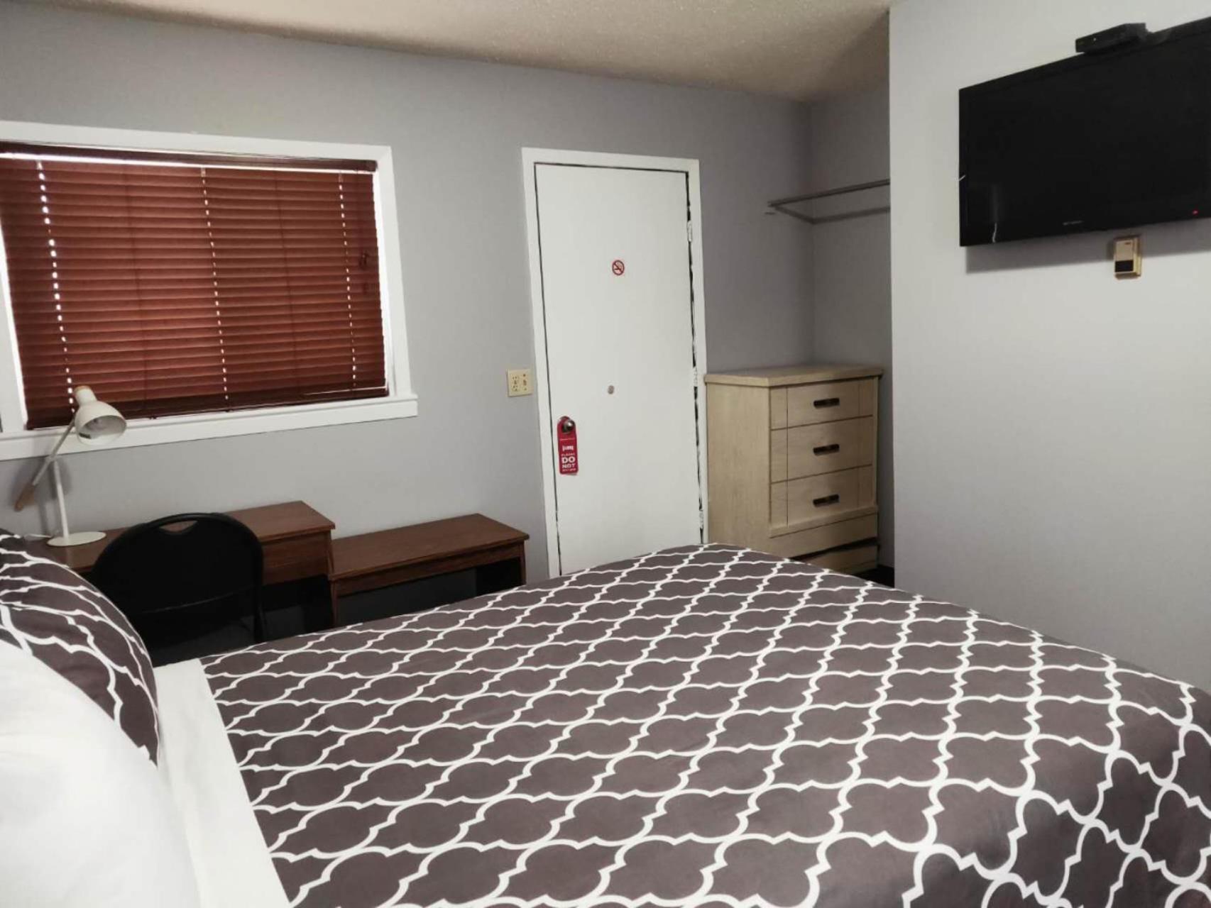 Melsask Motel Melville Экстерьер фото