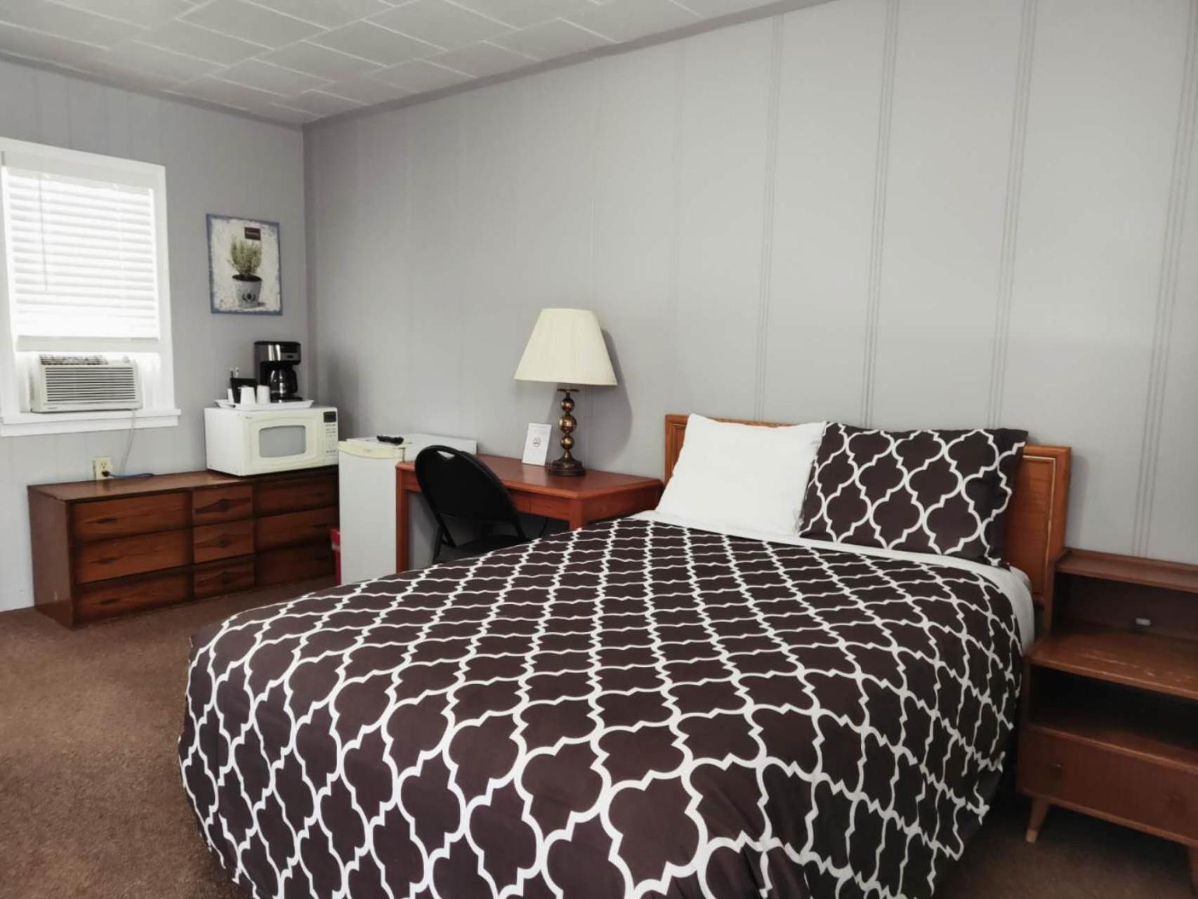 Melsask Motel Melville Экстерьер фото