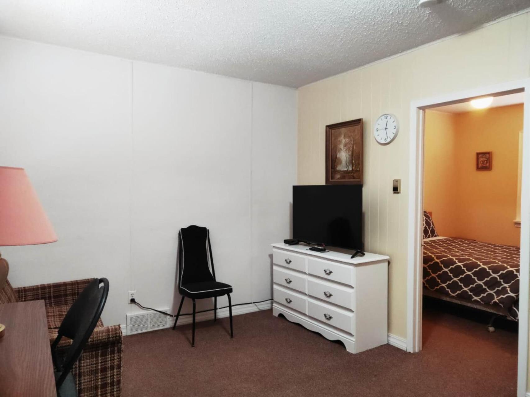 Melsask Motel Melville Экстерьер фото
