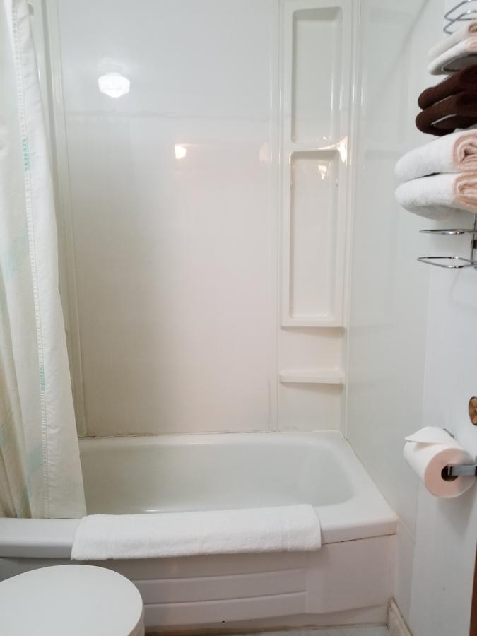 Melsask Motel Melville Экстерьер фото