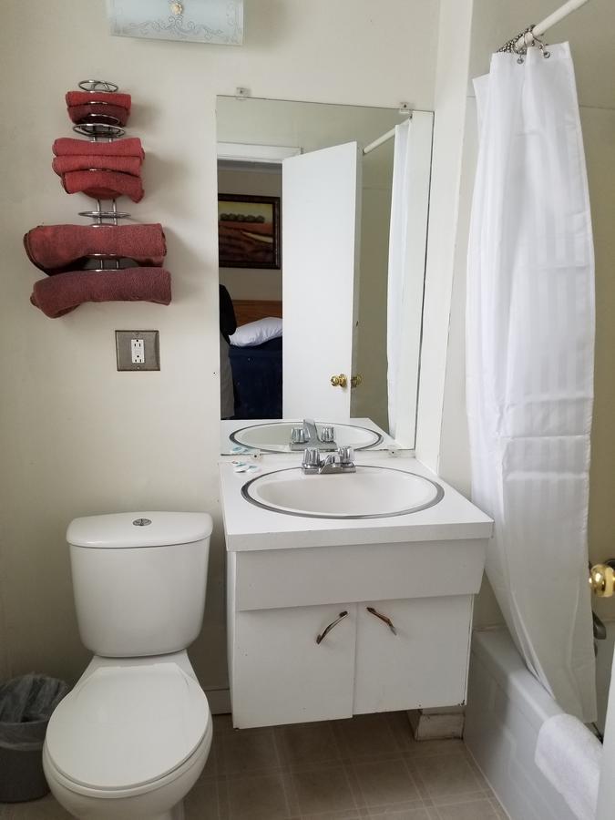 Melsask Motel Melville Экстерьер фото