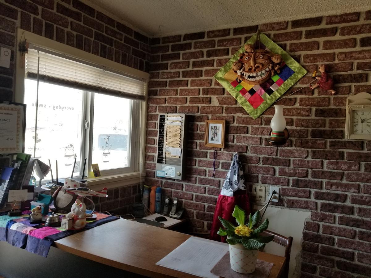 Melsask Motel Melville Экстерьер фото