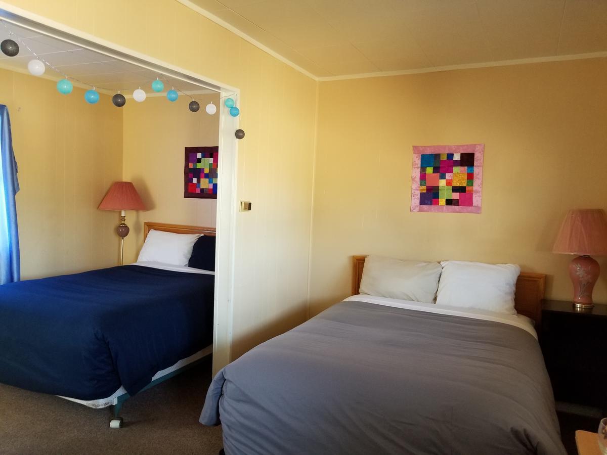 Melsask Motel Melville Экстерьер фото