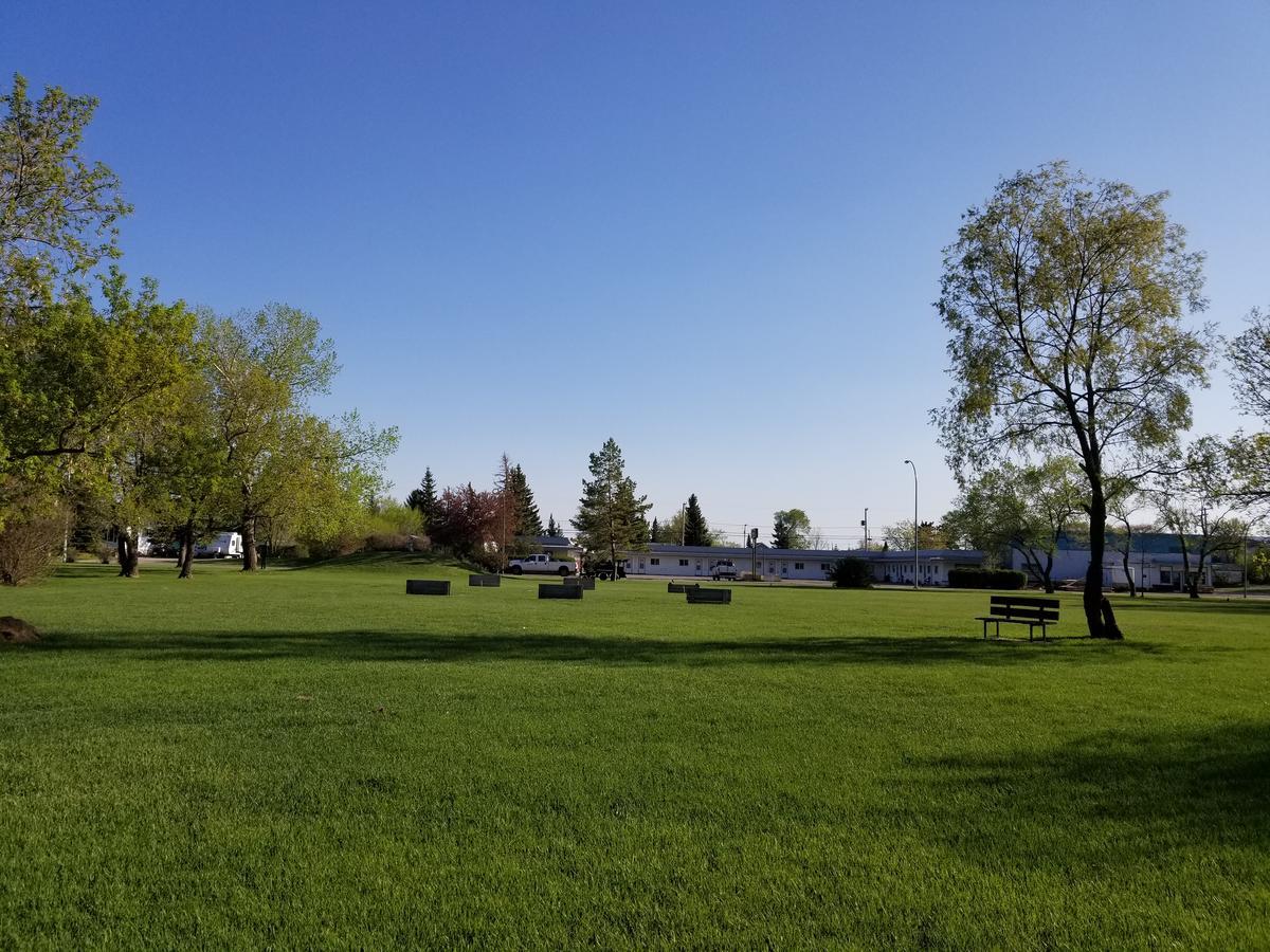 Melsask Motel Melville Экстерьер фото